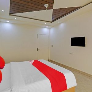 Hotel O Golden Key Inn Punjabi Bagh